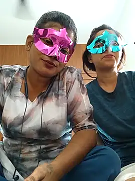 Snapshot of your_chandni04 chatting on 09/20/25, 10:27 your chandni04 online show from 09/20/25, 10:27