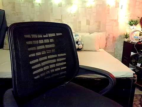 Snapshot of fairy_princess chatting on 10/03/25, 09:01 fairy princess online show from 10/03/25, 09:01