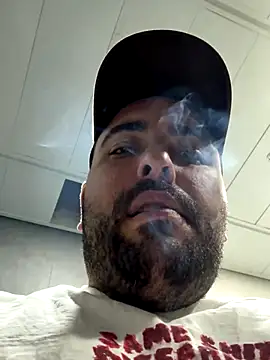 Snapshot of Beautybeastttt chatting on 09/22/25, 11:07 Beautybeastttt online show from 09/22/25, 11:07