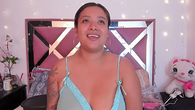 bellalumi online show from 05/21/26, 03:02