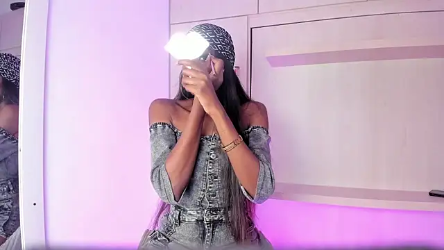 Stefannyevans  online show from 03/05/26, 01:18