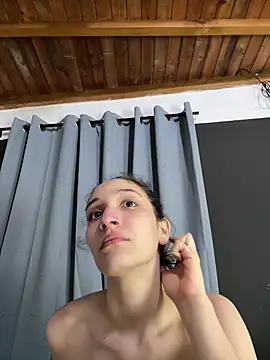 TeensNews18 online show from 04/12/26, 09:42