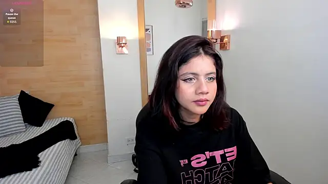 Julieth brown  online show from 09/14/25, 12:26