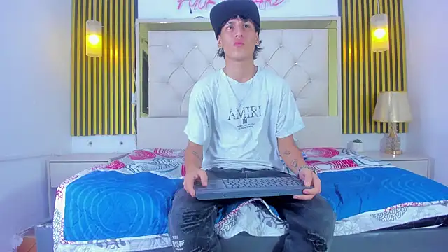 Snapshot of Just18Jake chatting on 09/19/25, 12:34 Just18Jake online show from 09/19/25, 12:34