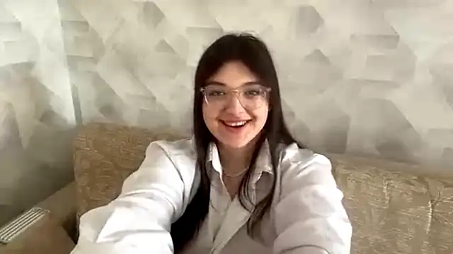 Snapshot of CarylWeatherholtz chatting on 10/06/25, 11:51 CarylWeatherholtz online show from 10/06/25, 11:51