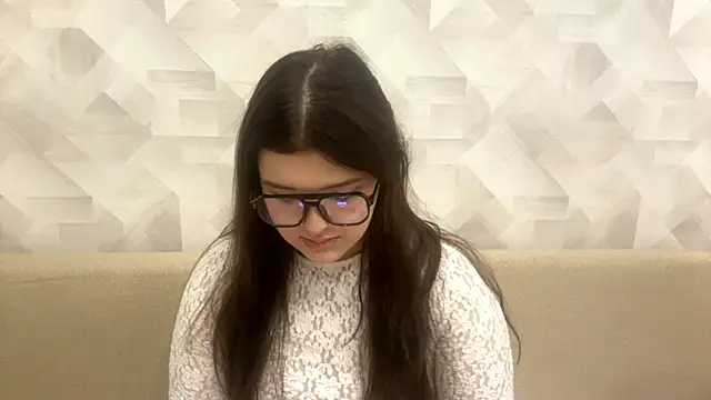 Snapshot of CarylWeatherholtz chatting on 11/17/25, 12:44 CarylWeatherholtz online show from 11/17/25, 12:44