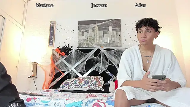 Adan Oriol online show from 10/31/25, 03:51