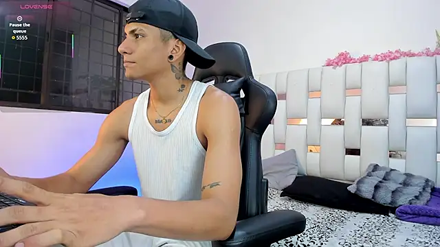 Adan Oriol online show from 02/28/26, 04:24