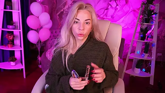 BellaRayyy online show from 02/25/26, 04:55