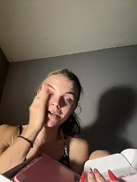 ittybittymeryssa online show from 10/27/25, 06:45