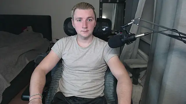 Snapshot of Elvin_Vaenight chatting on 10/12/25, 11:37 Elvin Vaenight online show from 10/12/25, 11:37