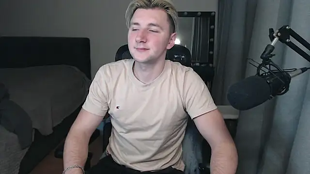 Snapshot of Elvin_Vaenight chatting on 11/02/25, 10:56 Elvin Vaenight online show from 11/02/25, 10:56