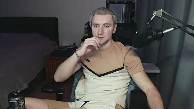 Snapshot of Elvin_Vaenight chatting on 11/21/25, 11:03 Elvin Vaenight online show from 11/21/25, 11:03