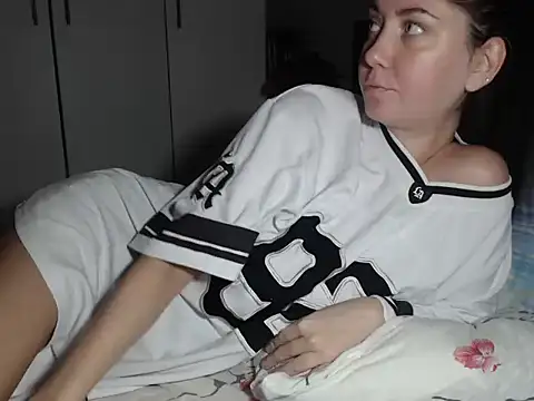 petite danielle online show from 12/02/25, 12:27