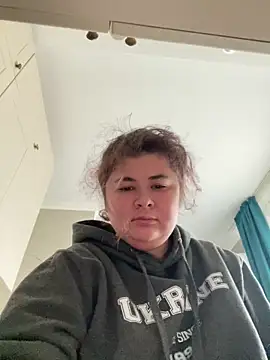 AliceCurlyX online show from 12/14/25, 11:04