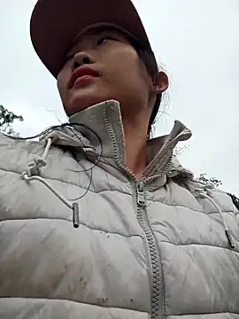 Ananine online show from 12/04/25, 12:31