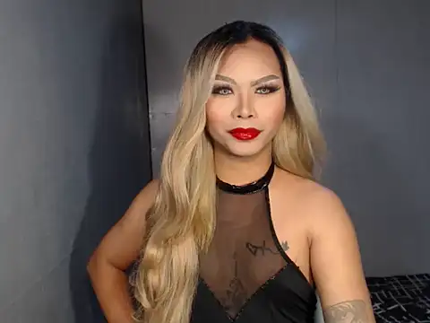 Snapshot of midnight_mariaxx chatting on 10/03/25, 10:01 midnight mariaxx online show from 10/03/25, 10:01