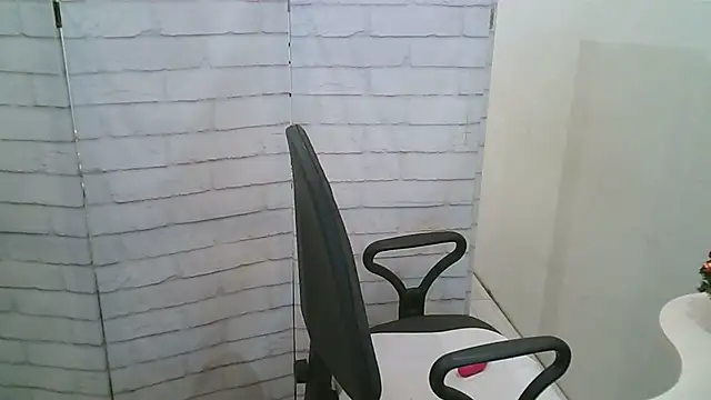 Helen xi  online show from 01/12/26, 05:18