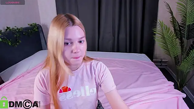 Snapshot of Sylvia_Ortiz chatting on 11/02/25, 01:08 Sylvia Ortiz online show from 11/02/25, 01:08