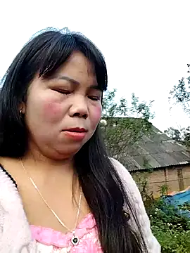 lusy-00 online show from 11/21/25, 09:41