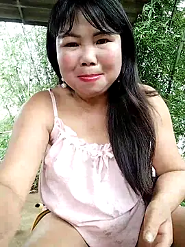 Snapshot of lusy-00 chatting on 05/30/26, 08:00 lusy-00 online show from 05/30/26, 08:00