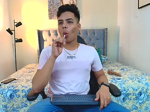 stewart mateo  online show from 09/15/25, 02:44