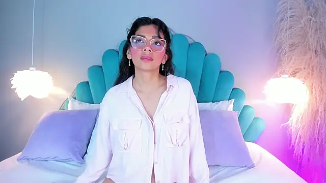 AlassiaHocthner online show from 10/27/25, 11:58