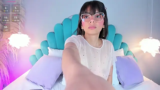 AlassiaHocthner online show from 11/21/25, 11:53