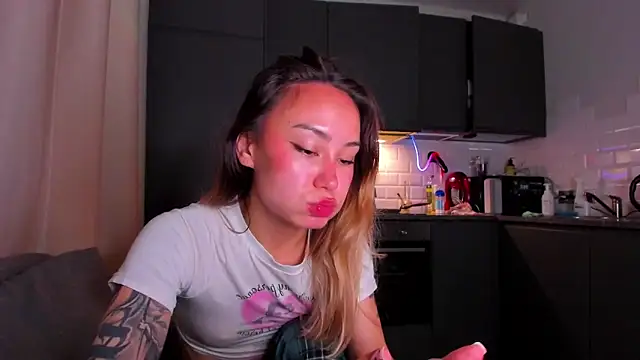 baobei03 online show from 11/06/25, 02:40