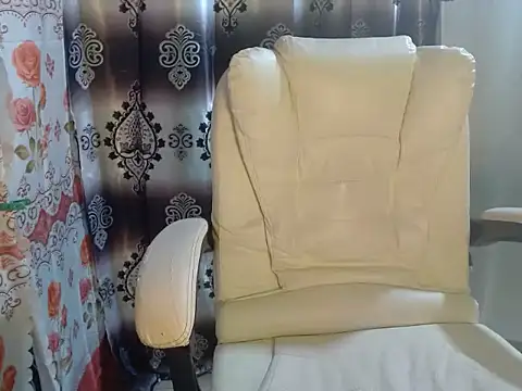 Sexy Mama Teresa online show from 04/15/26, 02:13