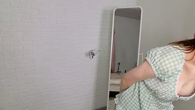 Snapshot of Katie_ktk chatting on 09/27/25, 01:49 Katie ktk online show from 09/27/25, 01:49