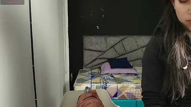 LiaMonroee  online show from 11/08/25, 12:05