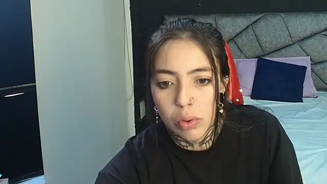 LiaMonroee  online show from 11/30/25, 11:36