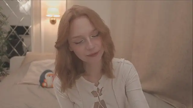 claire bennett online show from 10/08/25, 03:26