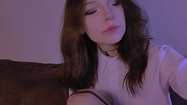 claire bennett online show from 04/21/26, 02:51