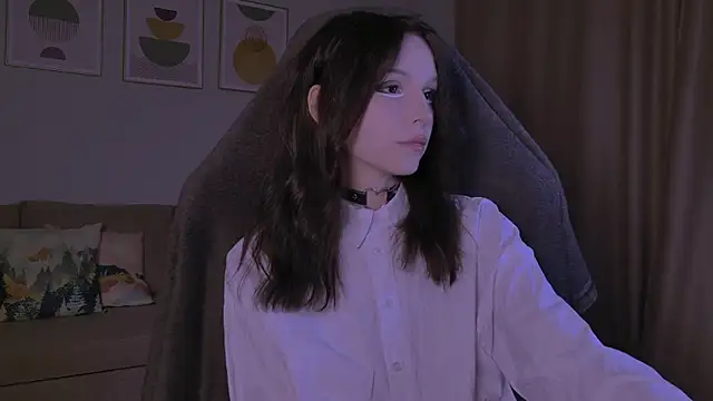 claire bennett online show from 04/27/26, 07:12