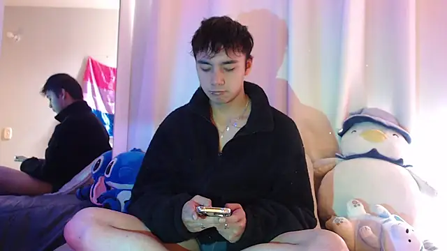 Snapshot of Noah_Blaze chatting on 10/06/25, 05:43 Noah Blaze online show from 10/06/25, 05:43