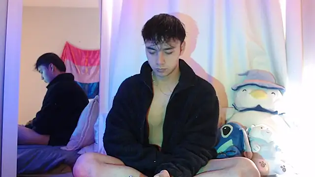 Snapshot of Noah_Blaze chatting on 10/17/25, 02:19 Noah Blaze online show from 10/17/25, 02:19