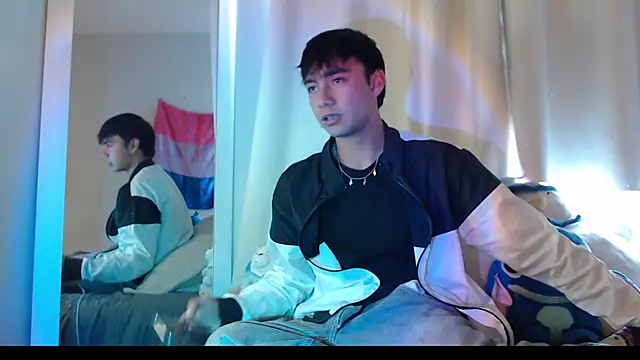 Snapshot of Noah_Blaze chatting on 11/06/25, 08:21 Noah Blaze online show from 11/06/25, 08:21