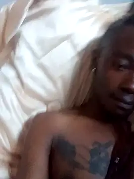 Snapshot of Nykho17 chatting on 09/29/25, 12:10 Nykho17 online show from 09/29/25, 12:10