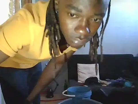 Snapshot of Nykho17 chatting on 10/22/25, 08:14 Nykho17 online show from 10/22/25, 08:14