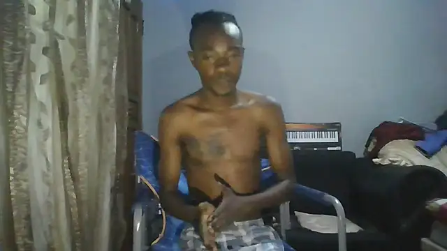 Snapshot of Nykho17 chatting on 11/17/25, 08:58 Nykho17 online show from 11/17/25, 08:58