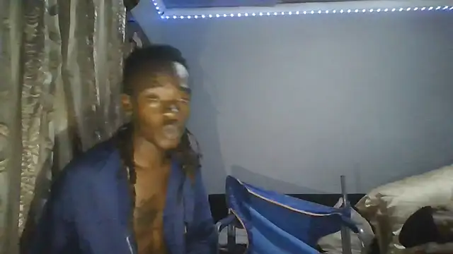 Snapshot of Nykho17 chatting on 11/26/25, 09:27 Nykho17 online show from 11/26/25, 09:27