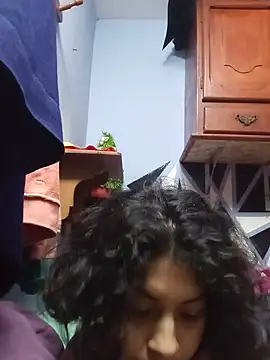 Snapshot of Syndel23 chatting on 09/11/25, 03:17 Syndel23 online show from 09/11/25, 03:17