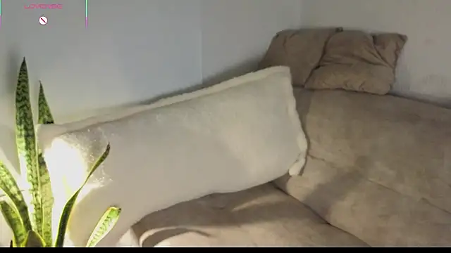 Snapshot of NicoleLeinn chatting on 11/21/25, 11:14 NicoleLeinn online show from 11/21/25, 11:14