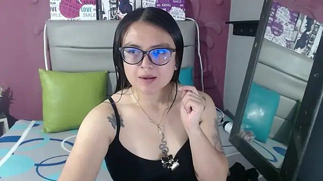 Snapshot of Cailing_Zu chatting on 09/14/25, 07:24 Cailing Zu online show from 09/14/25, 07:24