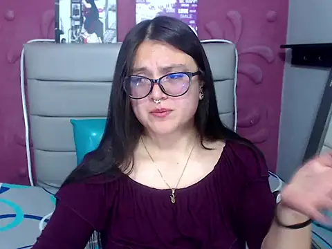 Snapshot of Cailing_Zu chatting on 10/13/25, 07:14 Cailing Zu online show from 10/13/25, 07:14