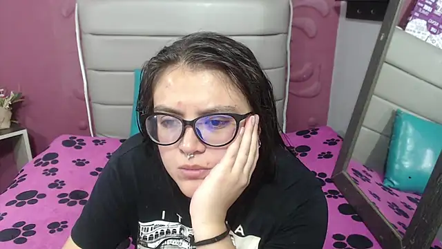 Snapshot of Cailing_Zu chatting on 10/17/25, 07:16 Cailing Zu online show from 10/17/25, 07:16