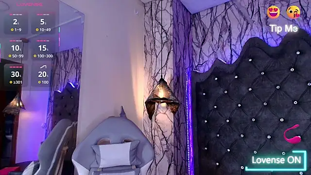 Zami Escobar of online show from 04/08/26, 03:45