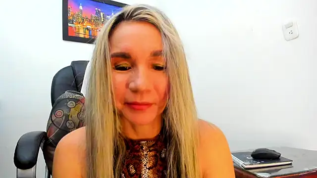 Ms lunaRose online show from 09/18/25, 12:01